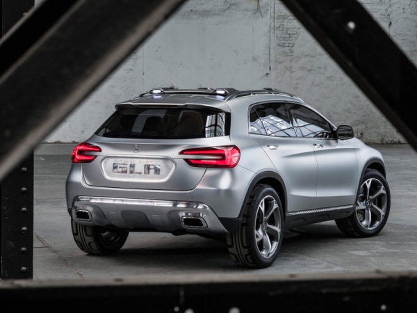   Mercedes GLA:     2014 