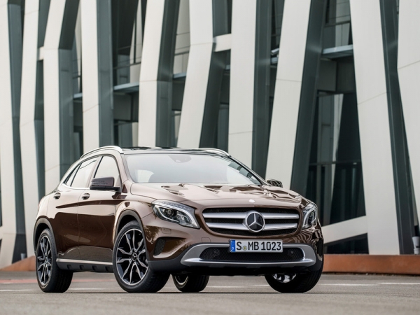  Mercedes-Benz       GLA