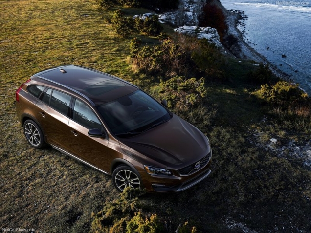  Cross Country   Volvo V60    -   