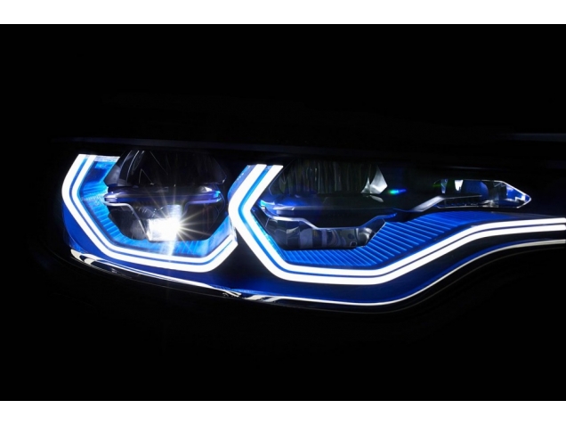  -   BMW M4 Iconic Lights   