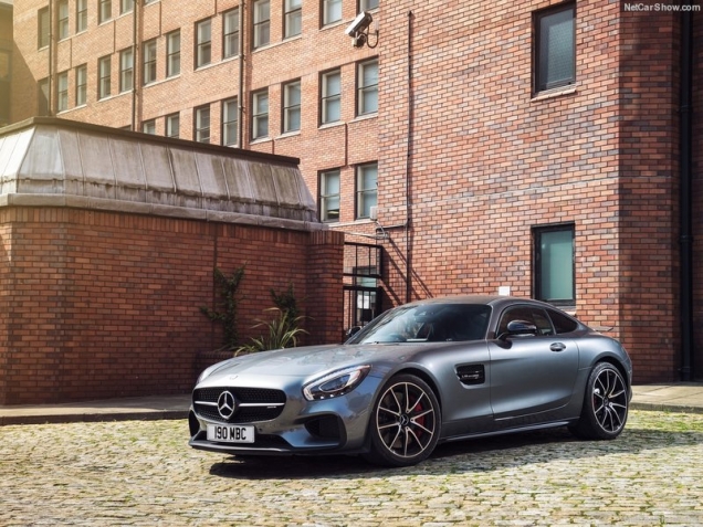  Mercedes-Benz   Porsche 911 -  AMG GT S UK-Version