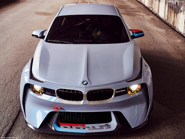  BMW    2002 Hommage