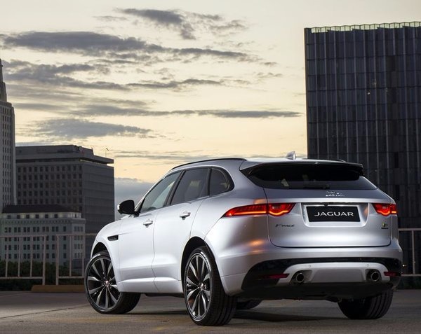  Jaguar F-PACE       1,4  