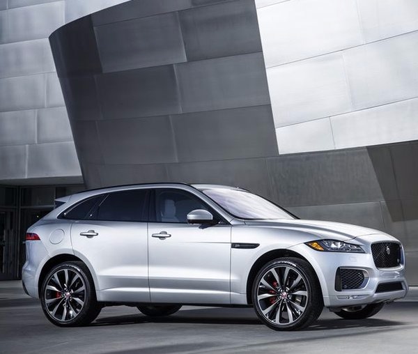  Jaguar F-PACE       1,4  