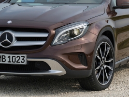  Mercedes-Benz       GLA