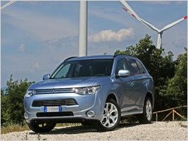  Mitsubishi Outlander PHEV  830    