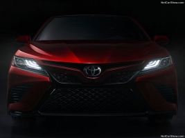   Toyota Camry 2018   ()