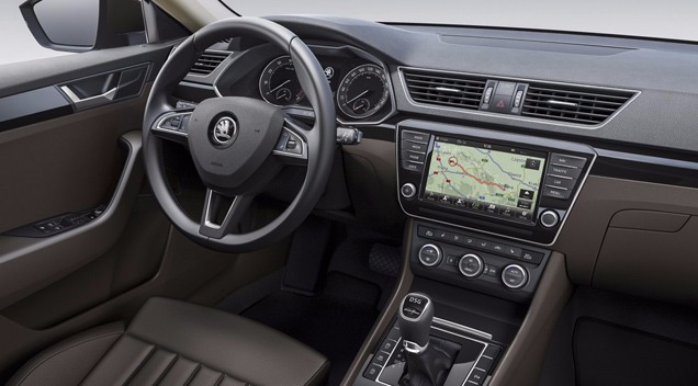  Skoda Superb -  /