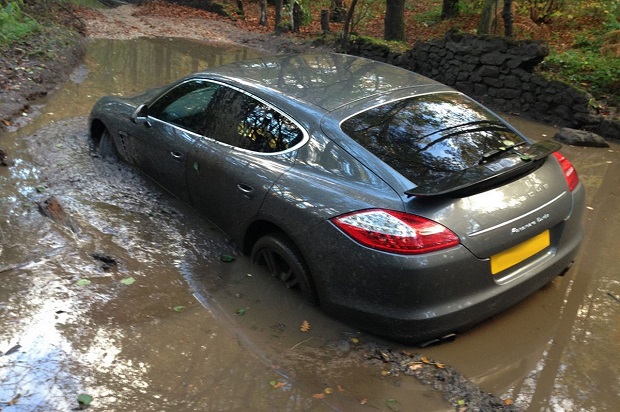  Porsche Panamera     