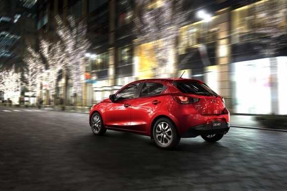 Mazda2 2015 ..:        